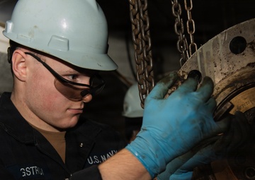 Ronald Reagan Sailors Conduct Maintenance