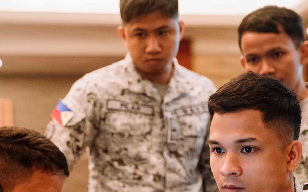 MRF-SEA Marines, Philippine Service Members conduct Joint Tactical Assault Kit Training