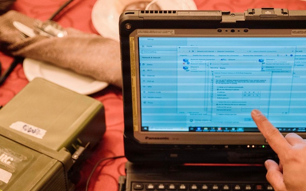 MRF-SEA Marines, Philippine Service Members conduct Joint Tactical Assault Kit Training