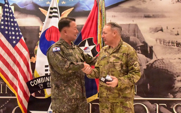 2d Infantry Division/ROK-U.S. Combined Division Commanding General of the ROK farewell ceremony
