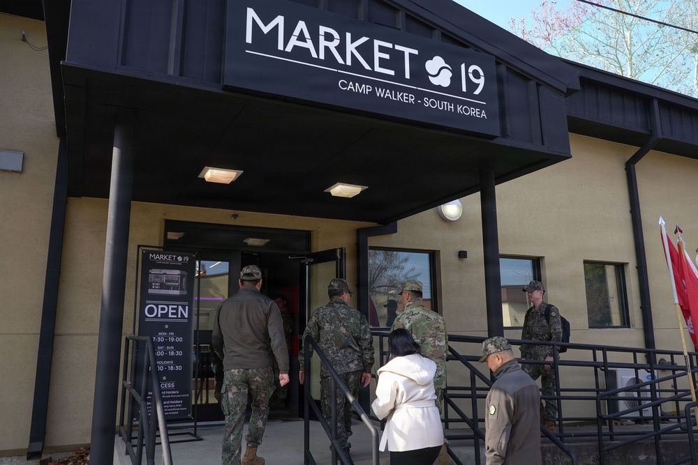 ROK and U.S. leaders tour the Autonomous Kitchen at Camp Walker