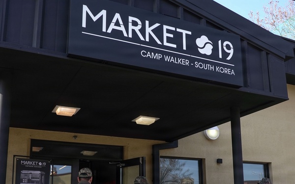 ROK and U.S. leaders tour the Autonomous Kitchen at Camp Walker