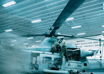 11th MEU Marines, Sailors Conduct Rotary Aircraft Maintenance