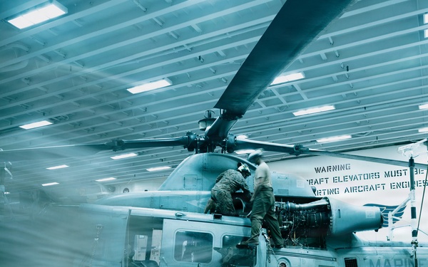 11th MEU Marines, Sailors Conduct Rotary Aircraft Maintenance