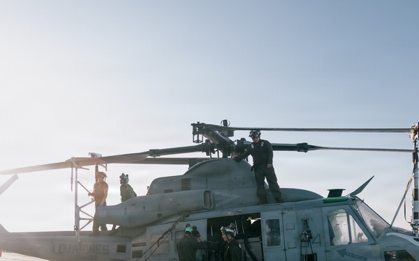 11th MEU Marines, Sailors Conduct Rotary Aircraft Maintenance