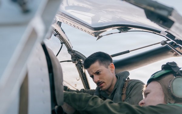11th MEU Marines, Sailors Conduct Rotary Aircraft Maintenance