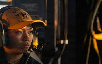 USS Dewey Departs from Kushiro, Japan