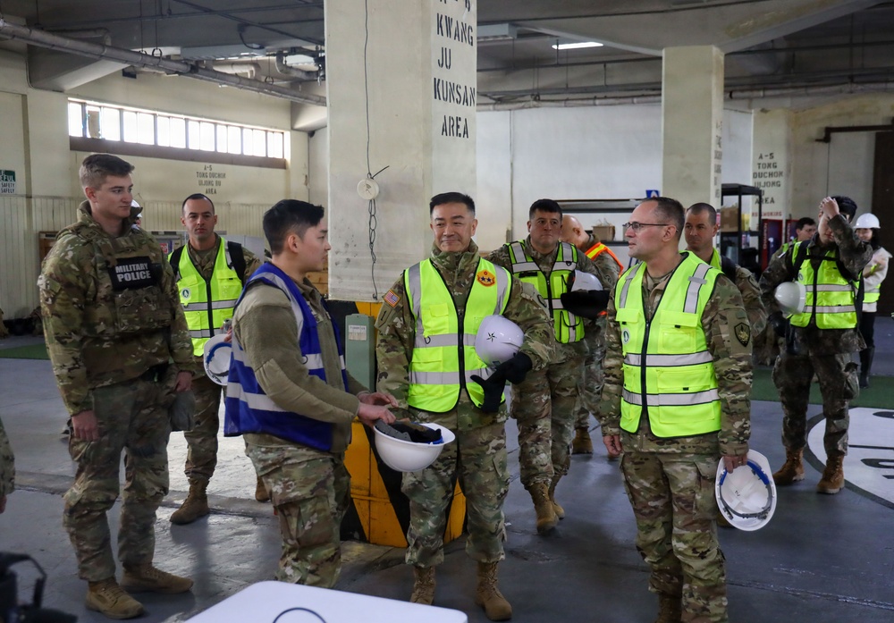 Transportation Command Leadership surveys Korean Rotational Forces Exercise