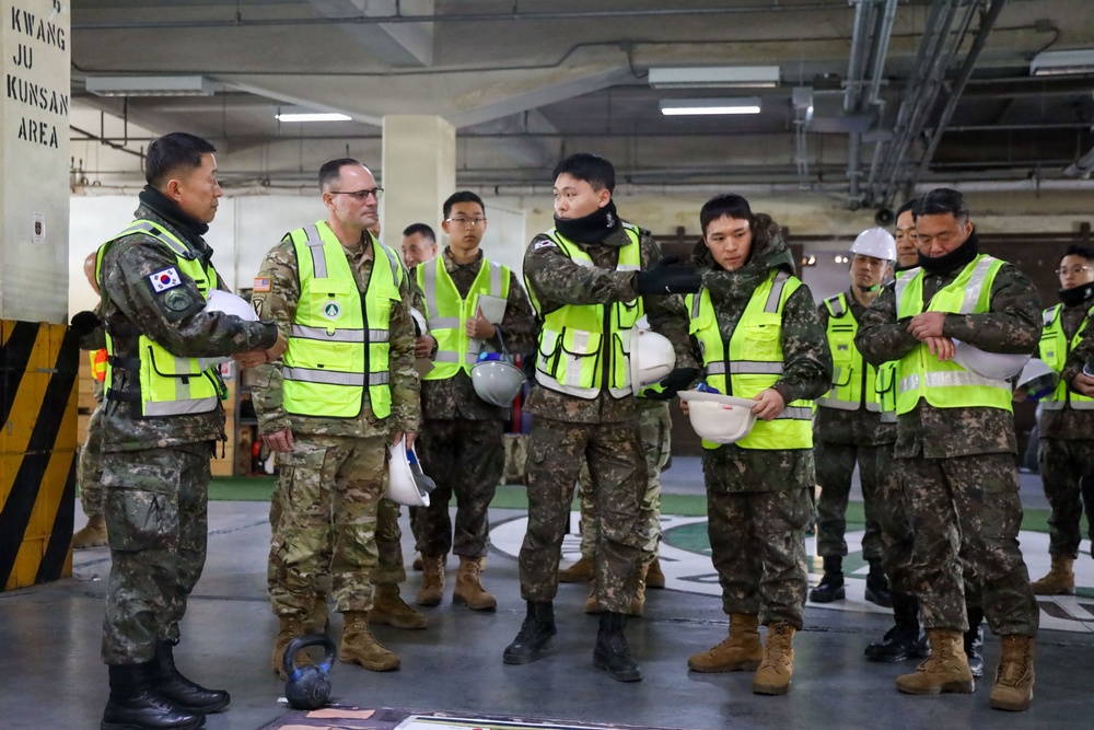 Transportation Command Leadership surveys Korean Rotational Forces Exercise