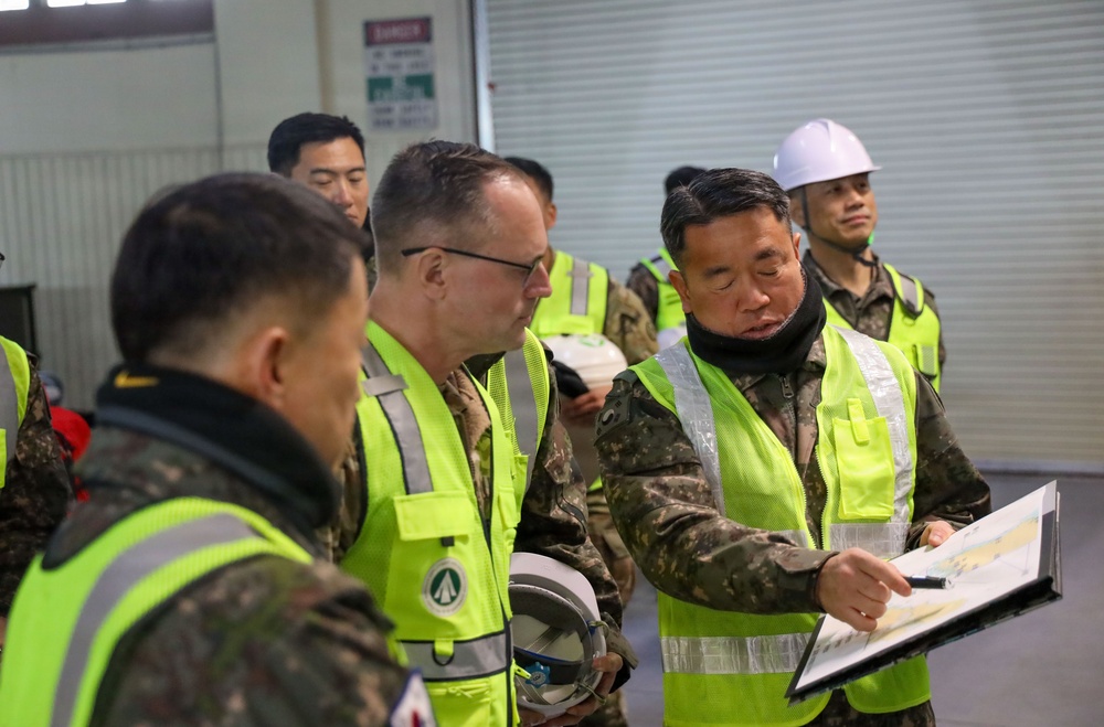 Transportation Command Leadership surveys Korean Rotational Forces Exercise