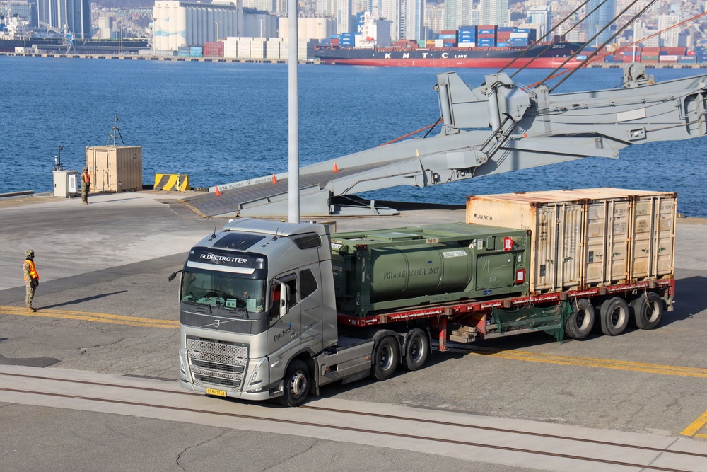 U.S. Army vehicles arrive in Busan during KRF exercise