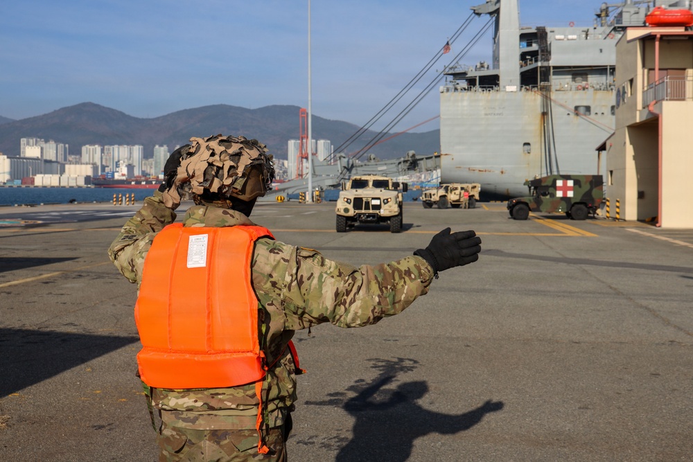 U.S. Army vehicles arrive in Busan during KRF exercise
