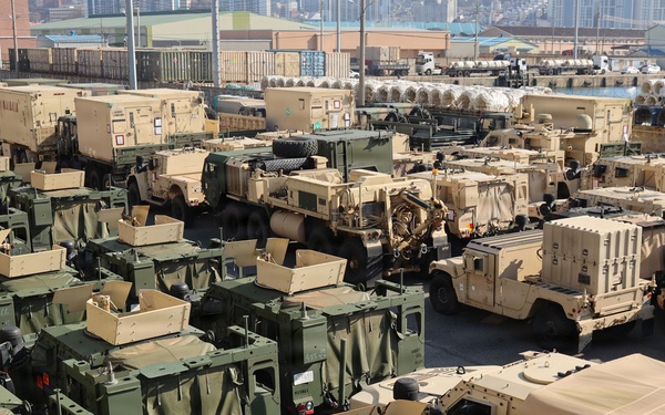 U.S. Army vehicles arrive in Busan during KRF exercise