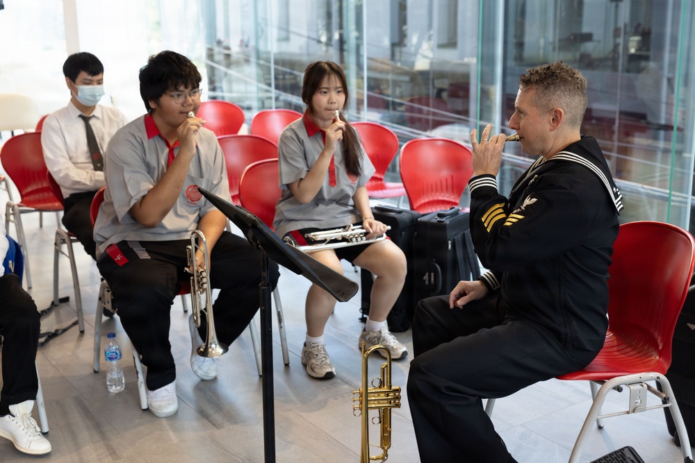 III MEF Band Provides Musical Workshop at Srinakharinwirot University Demonstration