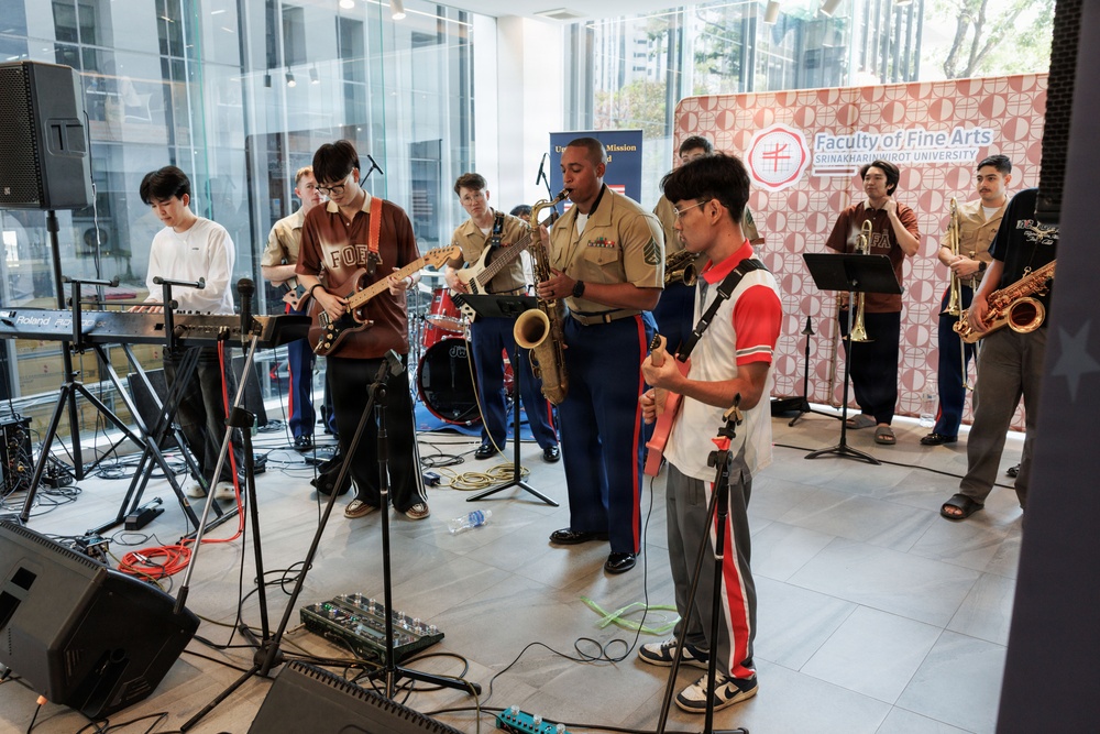 III MEF Band Provides Musical Workshop at Srinakharinwirot University Demonstration
