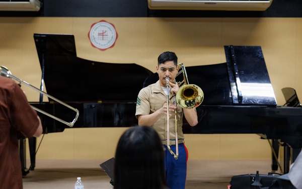 III MEF Band Provides Musical Workshop at Srinakharinwirot University Demonstration