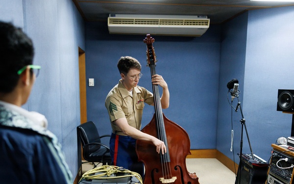 III MEF Band Provides Musical Workshop at Srinakharinwirot University Demonstration
