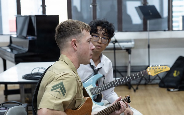 III MEF Band Provides Musical Workshop at Srinakharinwirot University Demonstration