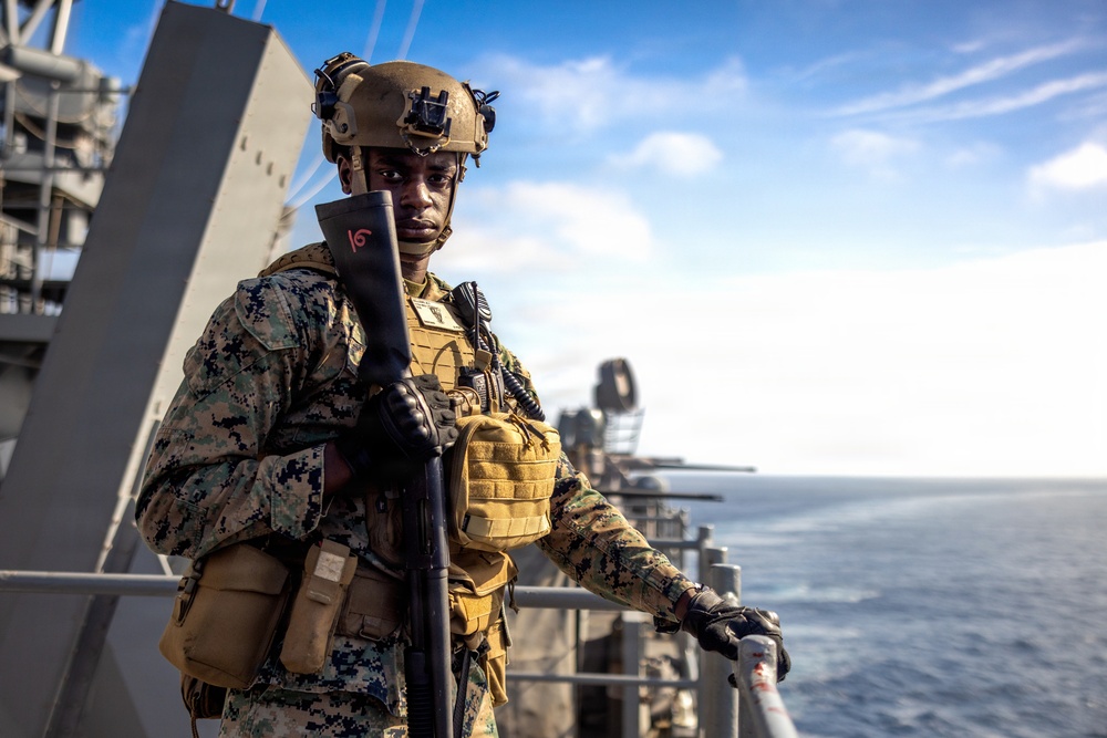 11th MEU Marines, Sailors Conduct a Live-Fire Integration Range Aboard USS Comstock