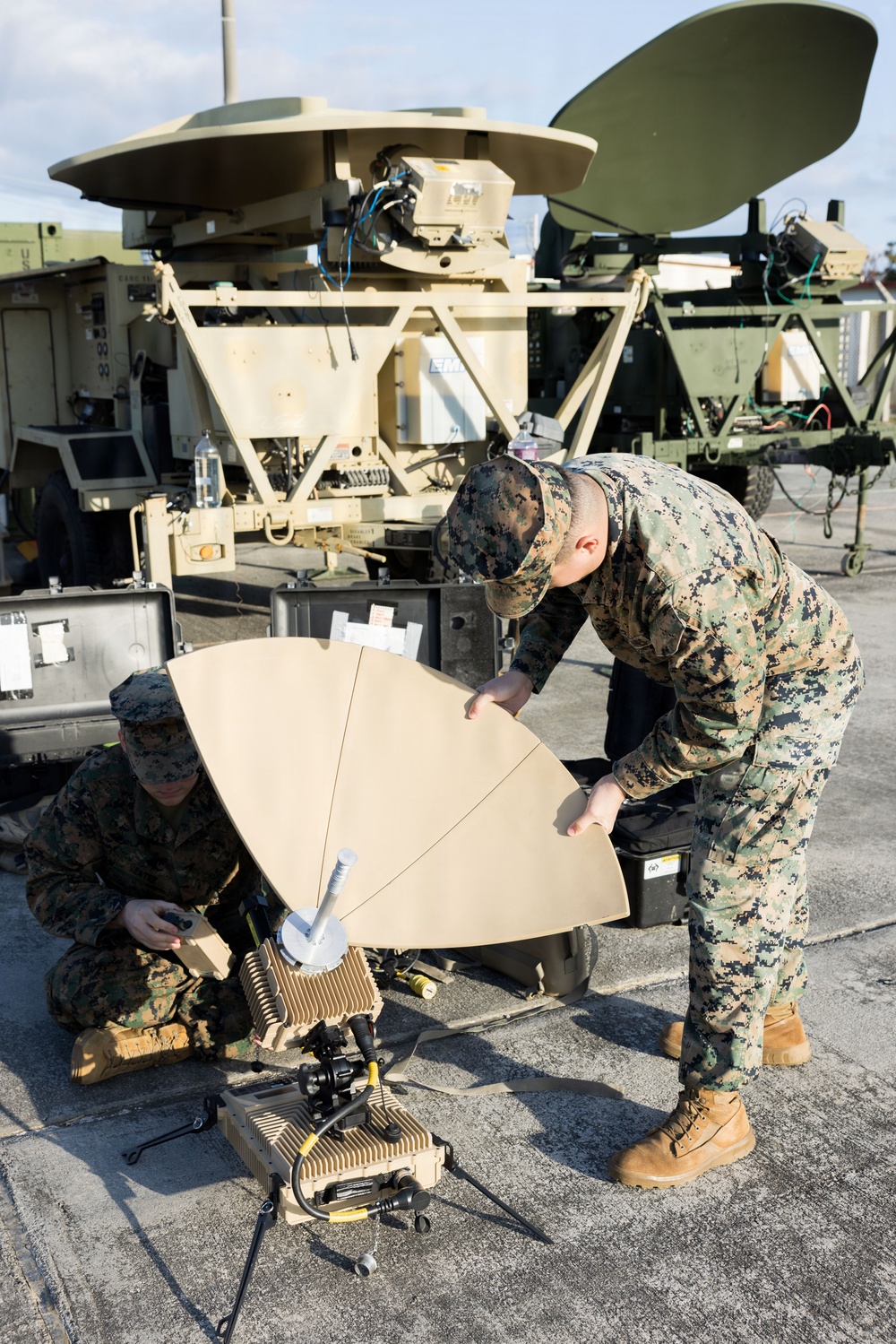 III MEF Marines Conduct Satellite Communication Electromagnetic Interference Training