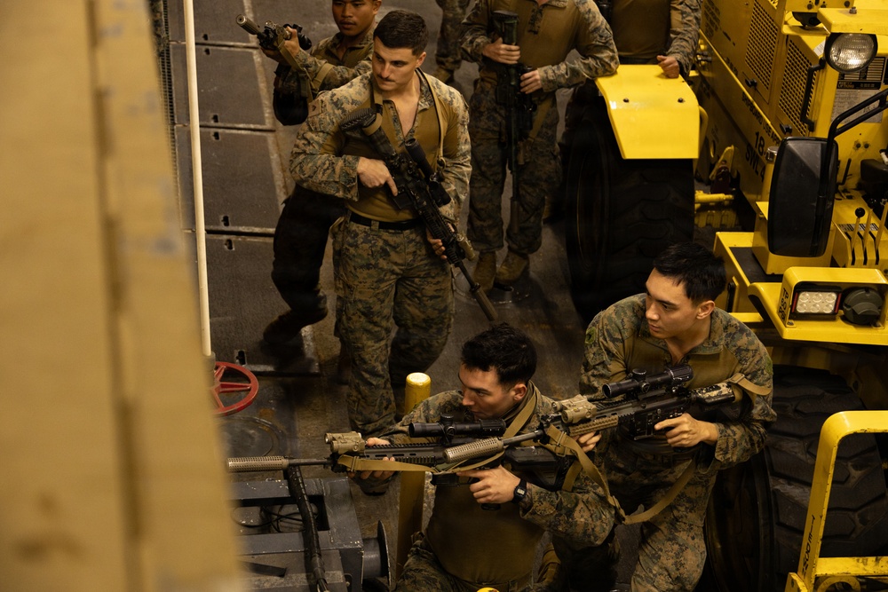 31st MEU | BLT 3/1 conducts Close Quarters Battle training