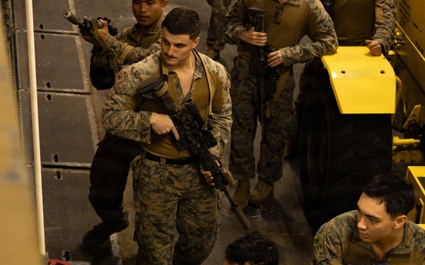 31st MEU | BLT 3/1 conducts Close Quarters Battle training