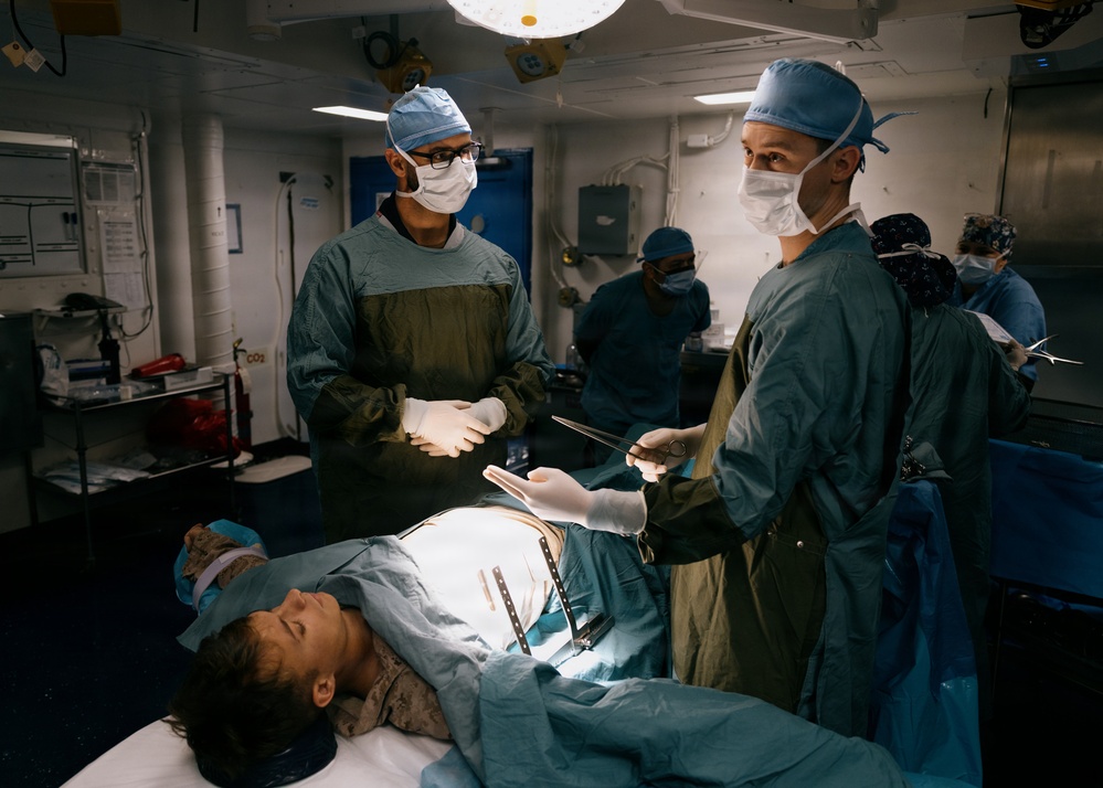 11th MEU Marines, Sailors Conduct Mass Casualty Exercise