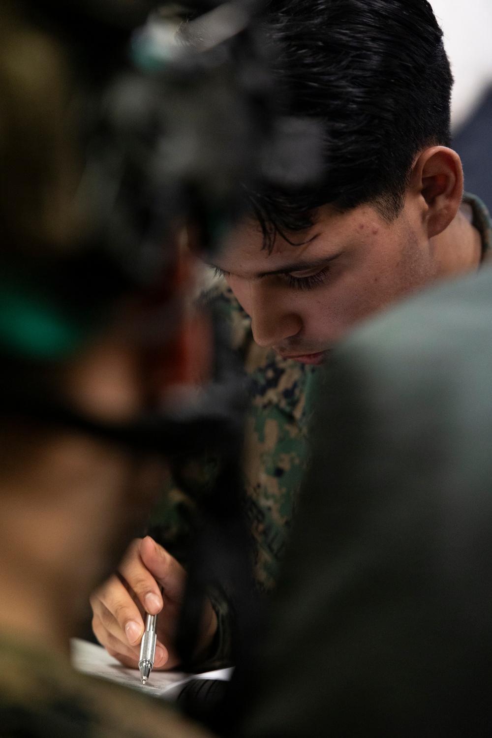 11th MEU Marines, Sailors Disembark USS Boxer