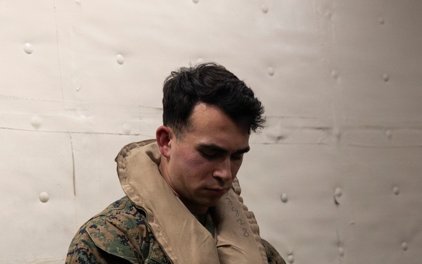 11th MEU Marines, Sailors Disembark USS Boxer