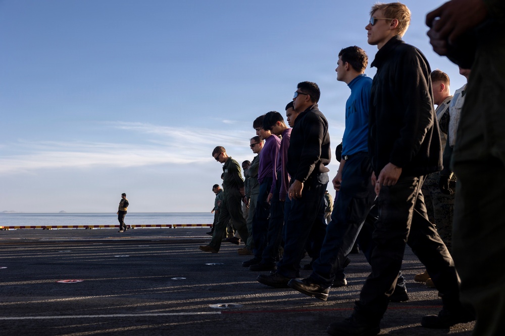 11th MEU Marines, Sailors Disembark USS Boxer