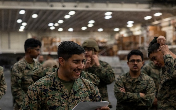 11th MEU Marines, Sailors Disembark USS Boxer