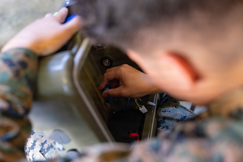 MASS-2 hosts class on Lightweight Energy Storage System