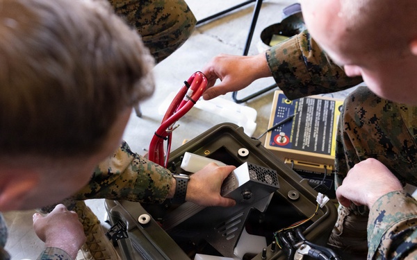 MASS-2 hosts class on Lightweight Energy Storage System