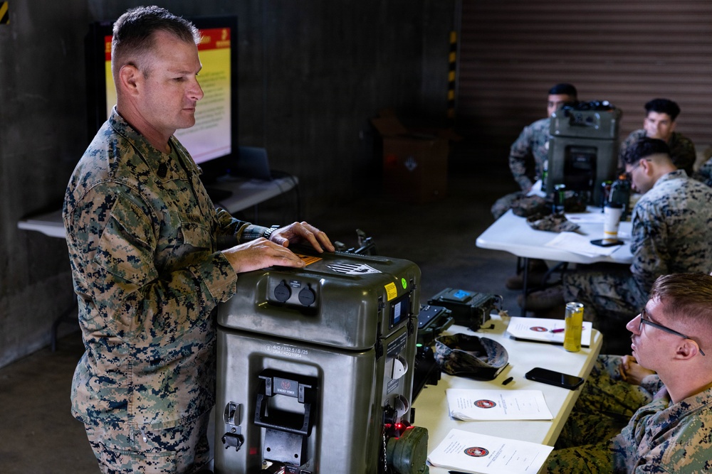 MASS-2 hosts class on Lightweight Energy Storage System