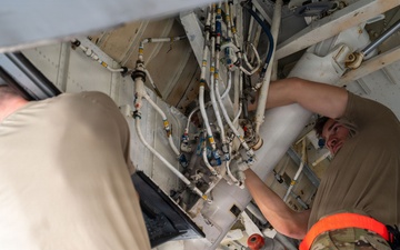 379th EMXS repairs KC-135 landing gear