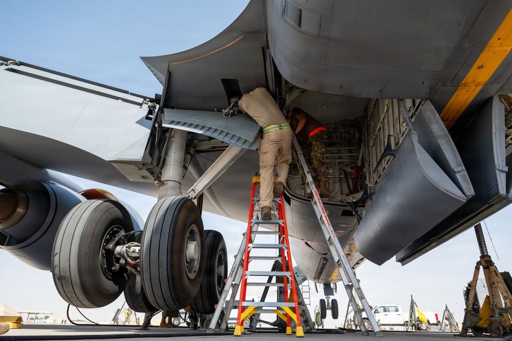 379th EMXS repairs KC-135 landing gear
