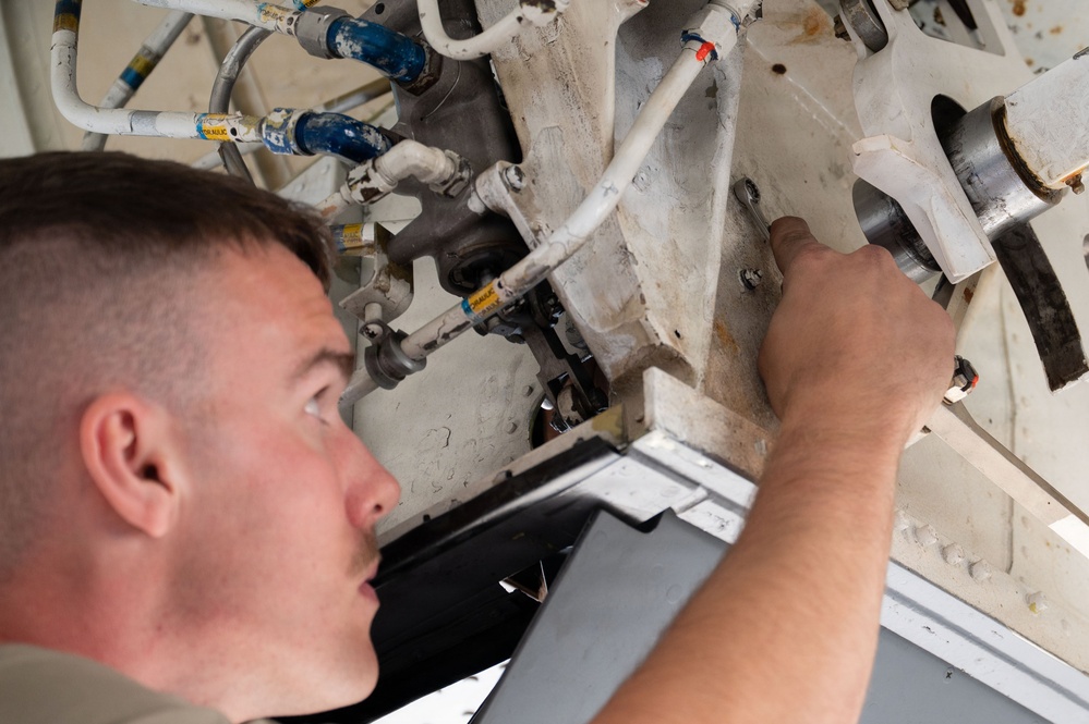 379th EMXS repairs KC-135 landing gear