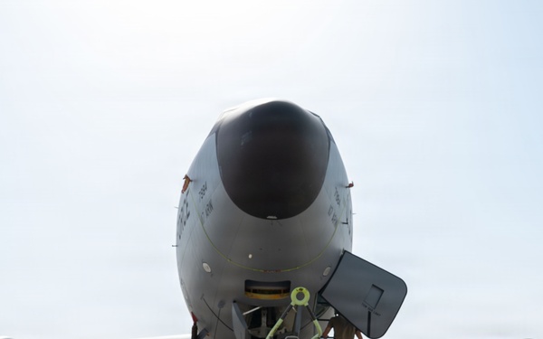 379th EMXS repairs KC-135 landing gear