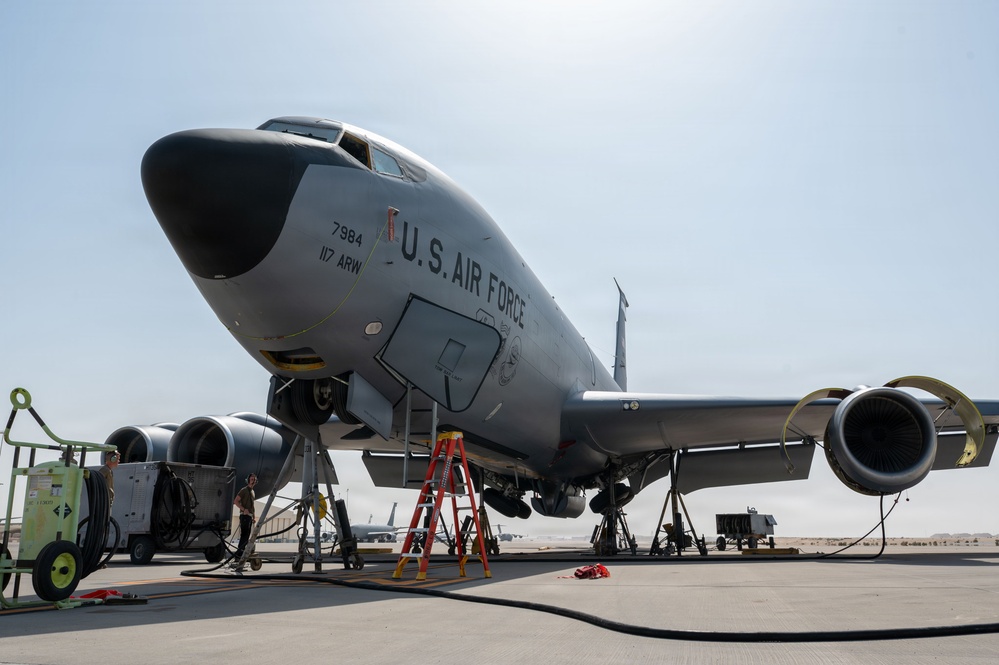 379th EMXS repairs KC-135 landing gear