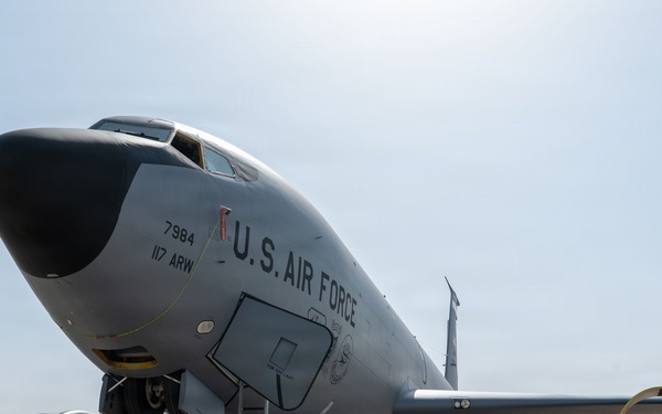379th EMXS repairs KC-135 landing gear