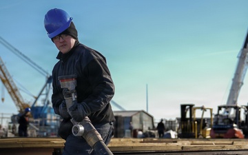 Ike Conducts Planned Incremental Availability maintenance period