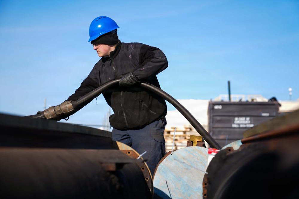 Ike Conducts Planned Incremental Availability maintenance period