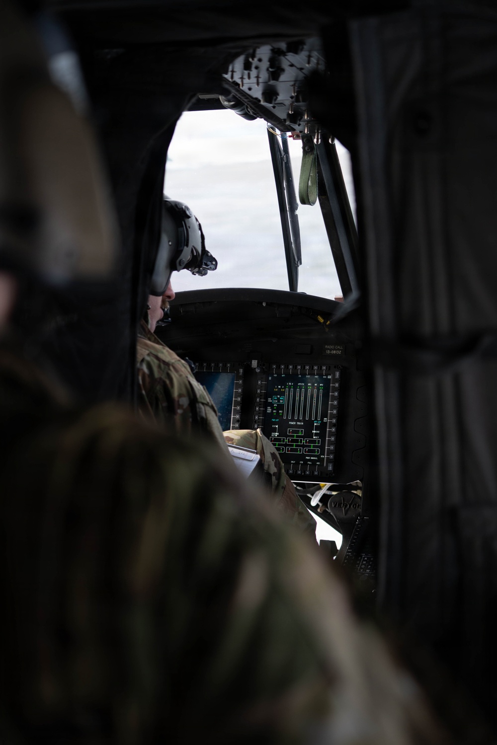 1-214th GSAB Aviators Maintain Readiness With CH‑47F Training Flight