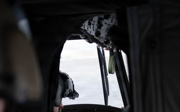 1-214th GSAB Aviators Maintain Readiness With CH‑47F Training Flight