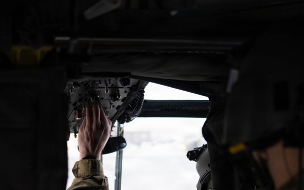 1-214th GSAB Aviators Maintain Readiness With CH‑47F Training Flight