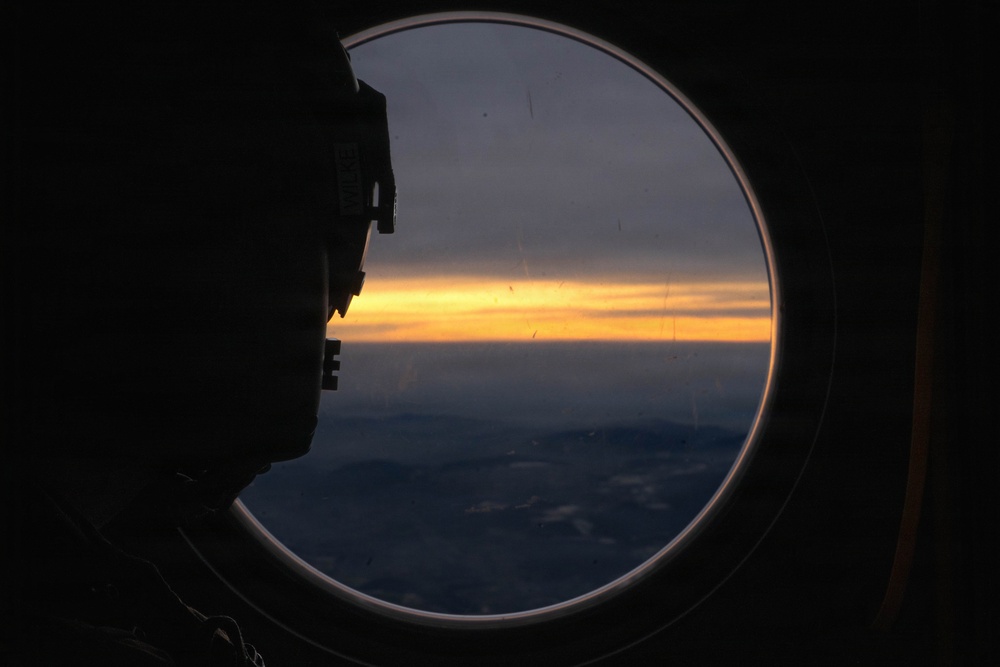 1-214th GSAB Aviators Maintain Readiness With CH‑47F Training Flight