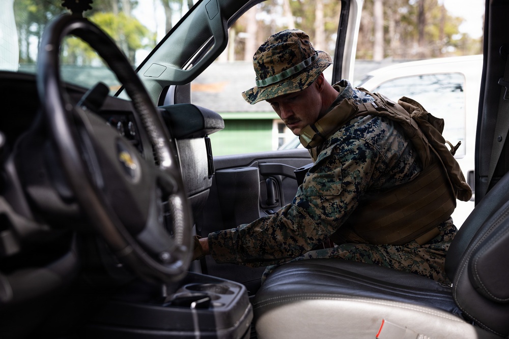 2nd Marine Logistics Group Headquarters and Service Battalion Conducts Security Control Point Training