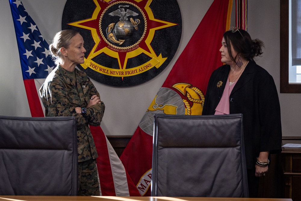 2nd MLG Commanding General Recognizes, Awards Marines