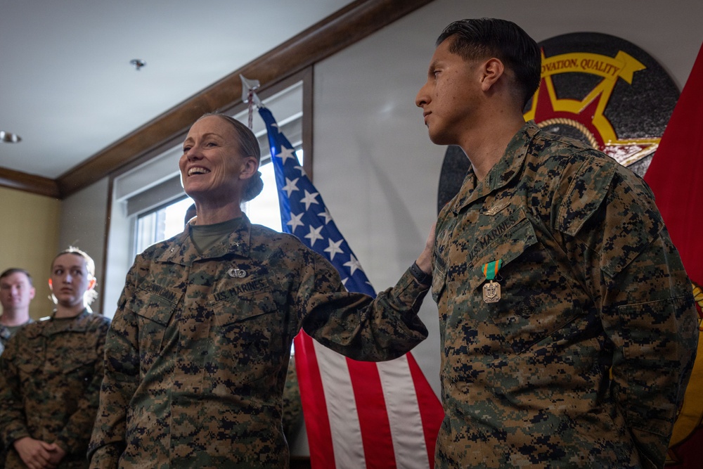 2nd MLG Commanding General Recognizes, Awards Marines