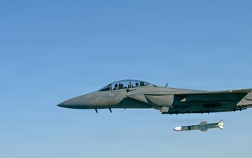 U.S. Navy completes final flight test Harpoon Block II obsolescence update